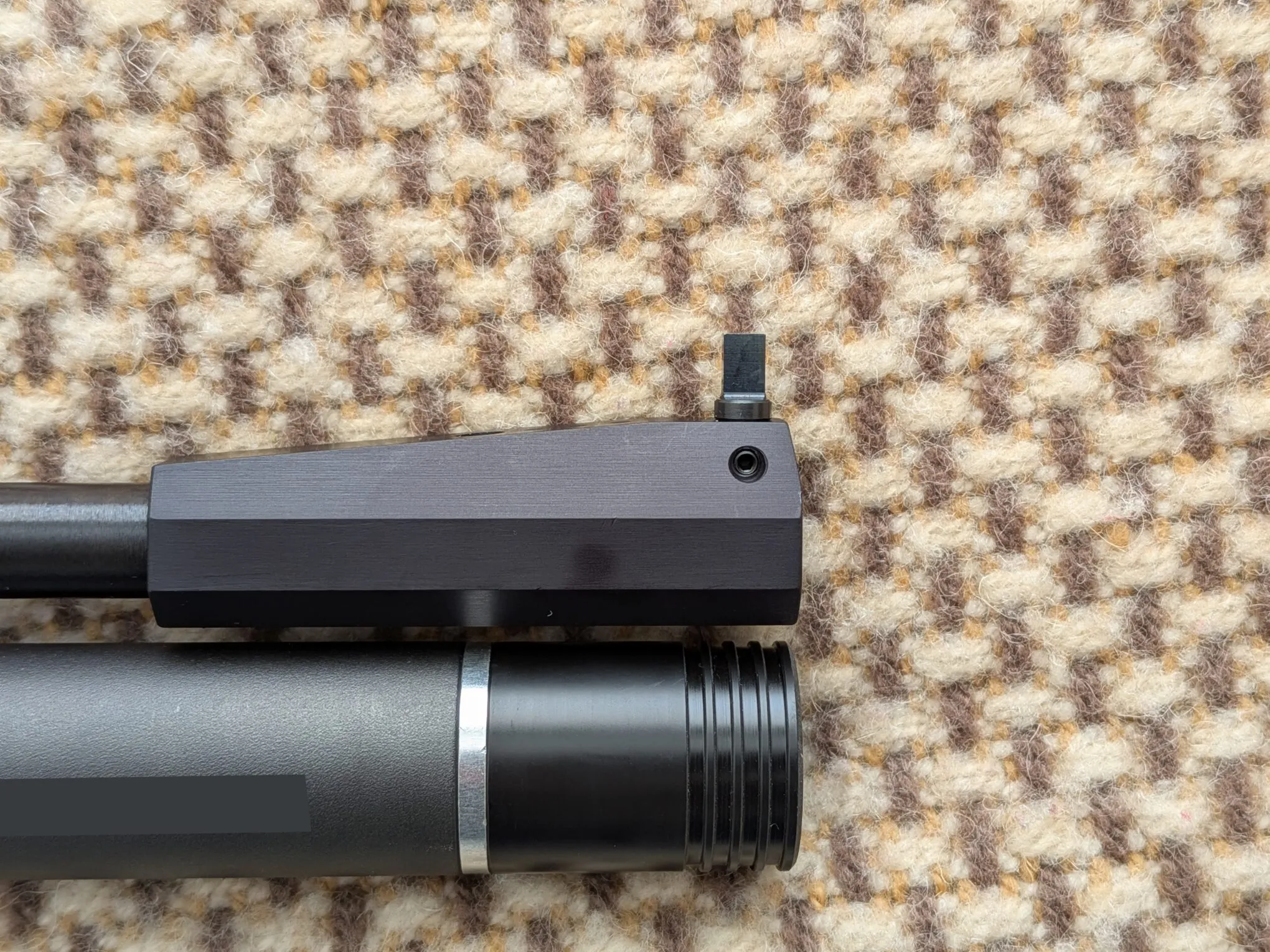 Front sight blade and its side set screw on the 1701P